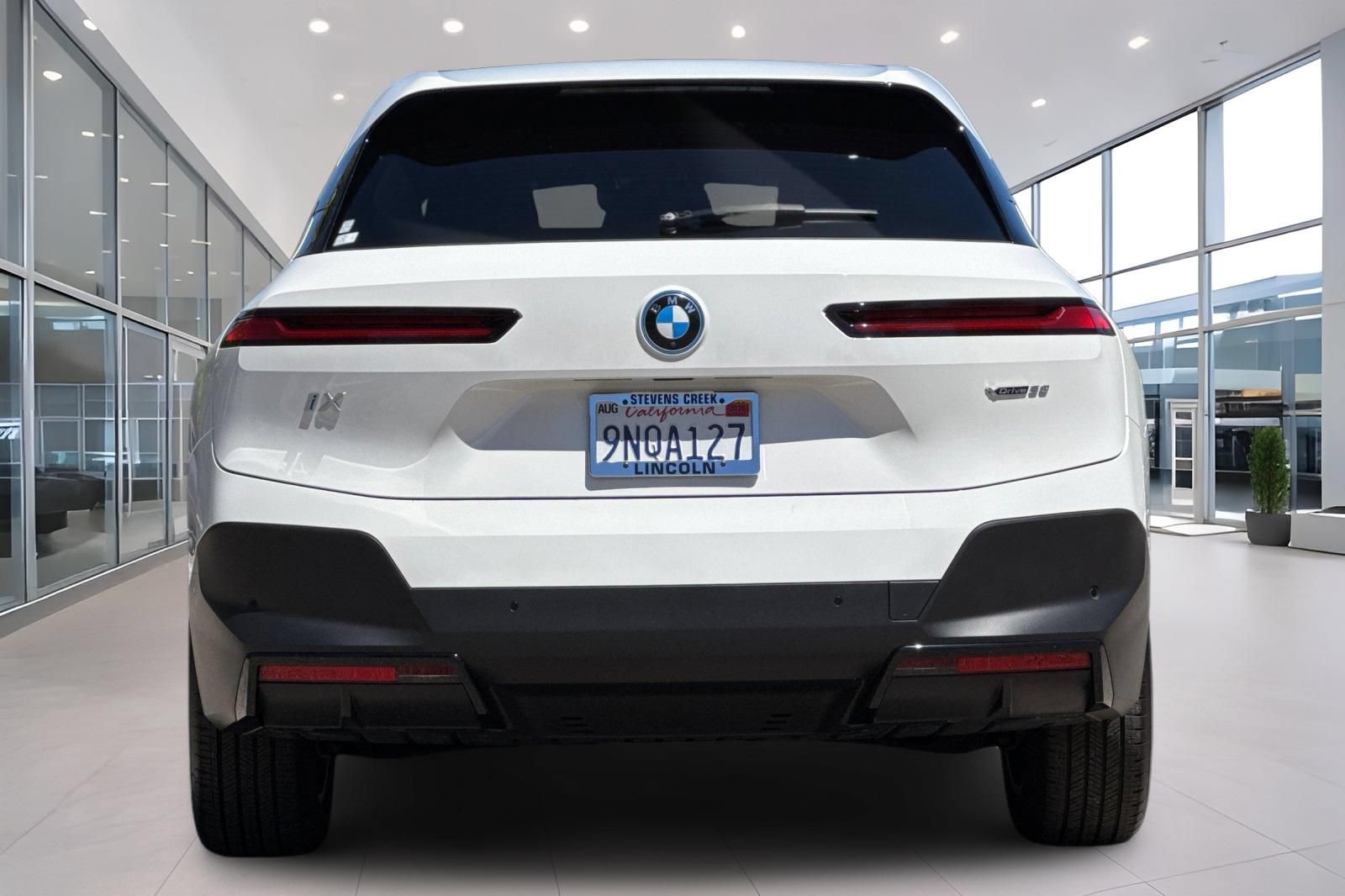 Used 2025 BMW iX xDrive50 AWD/4WD image 5