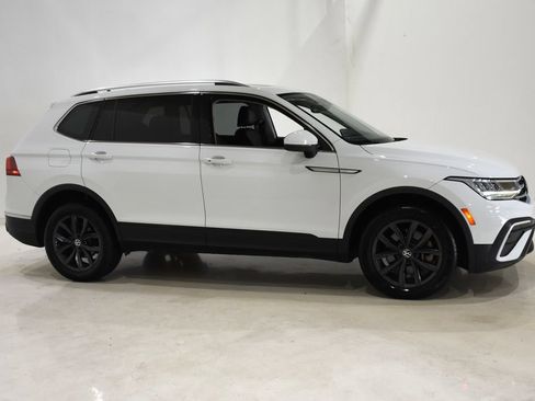 Used 2022 Volkswagen Tiguan SE AWD/4WD image 3