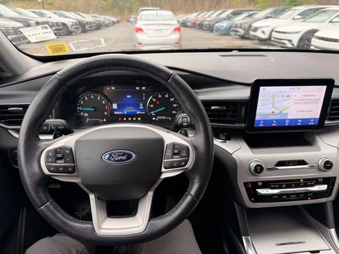 Used 2020 Ford Explorer XLT w/ Equipment Group 202A AWD/4WD image 12