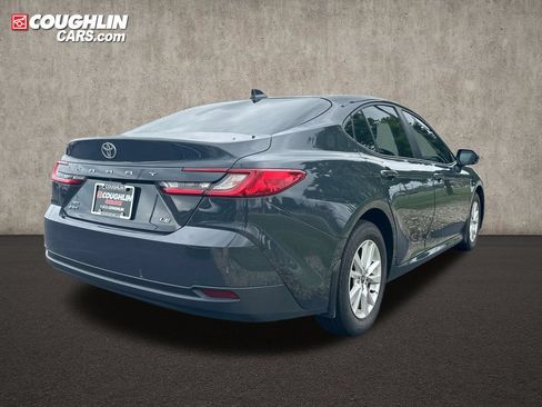 Used 2025 Toyota Camry LE AWD/4WD image 13