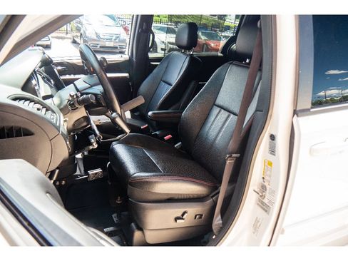 Used 2015 Dodge Grand Caravan R/T w/ Safety Sphere Group FWD image 11