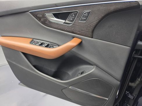 Used 2021 Audi Q8 Prestige AWD/4WD image 25