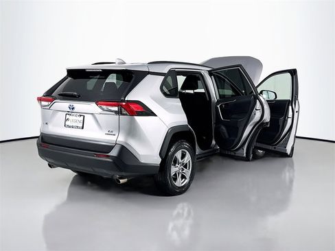 Used 2022 Toyota RAV4 LE image 21