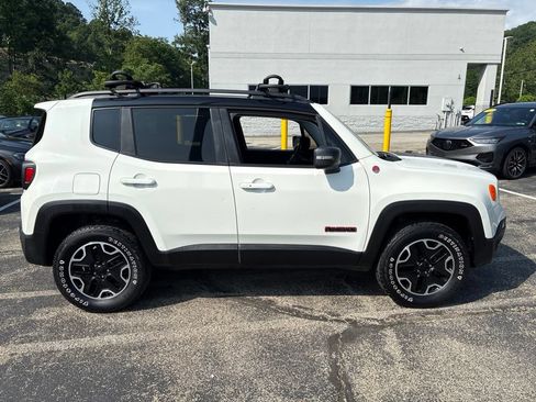 Used 2017 Jeep Renegade Trailhawk AWD/4WD image 6