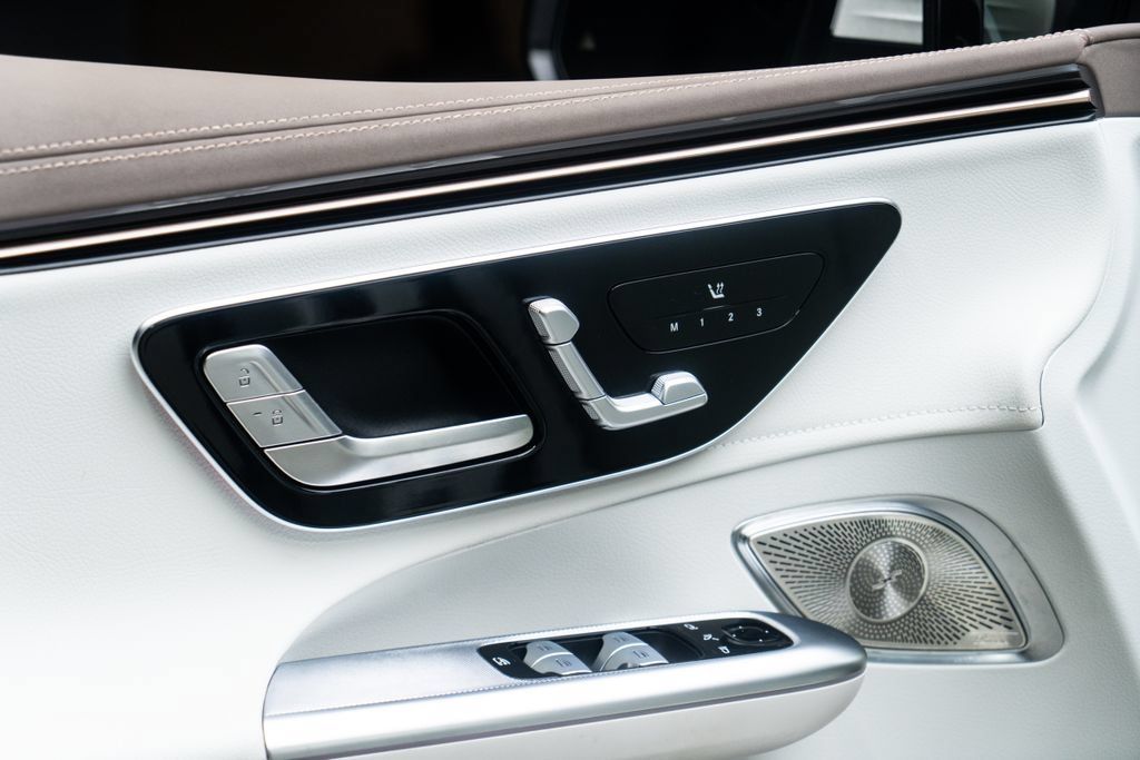 Used 2023 Mercedes-Benz EQE 350+ SUV w/ AMG Line Exterior Package image 23