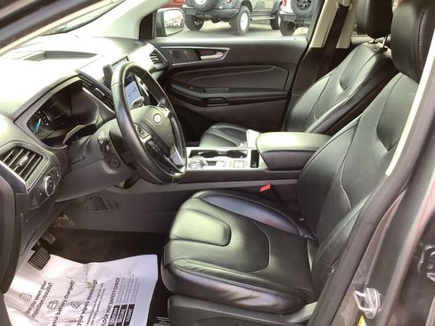 Used 2022 Ford Edge Titanium w/ Equipment Group 301A AWD/4WD image 11
