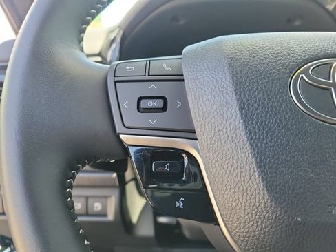 Used 2025 Toyota Camry SE FWD image 21