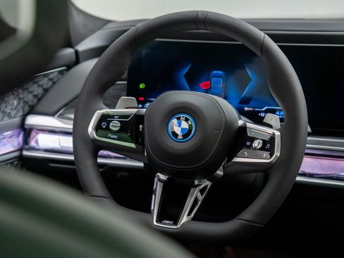 New 2026 BMW 750e xDrive w/ Executive Package image 12