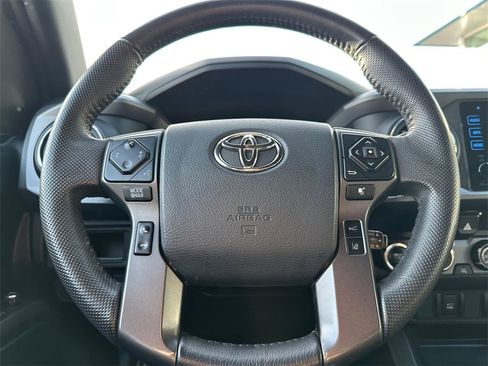 Used 2018 Toyota Tacoma TRD Sport image 23