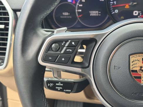 Used 2019 Porsche Cayenne AWD/4WD image 30