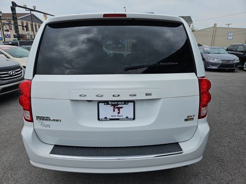 Used 2019 Dodge Grand Caravan SXT FWD image 5