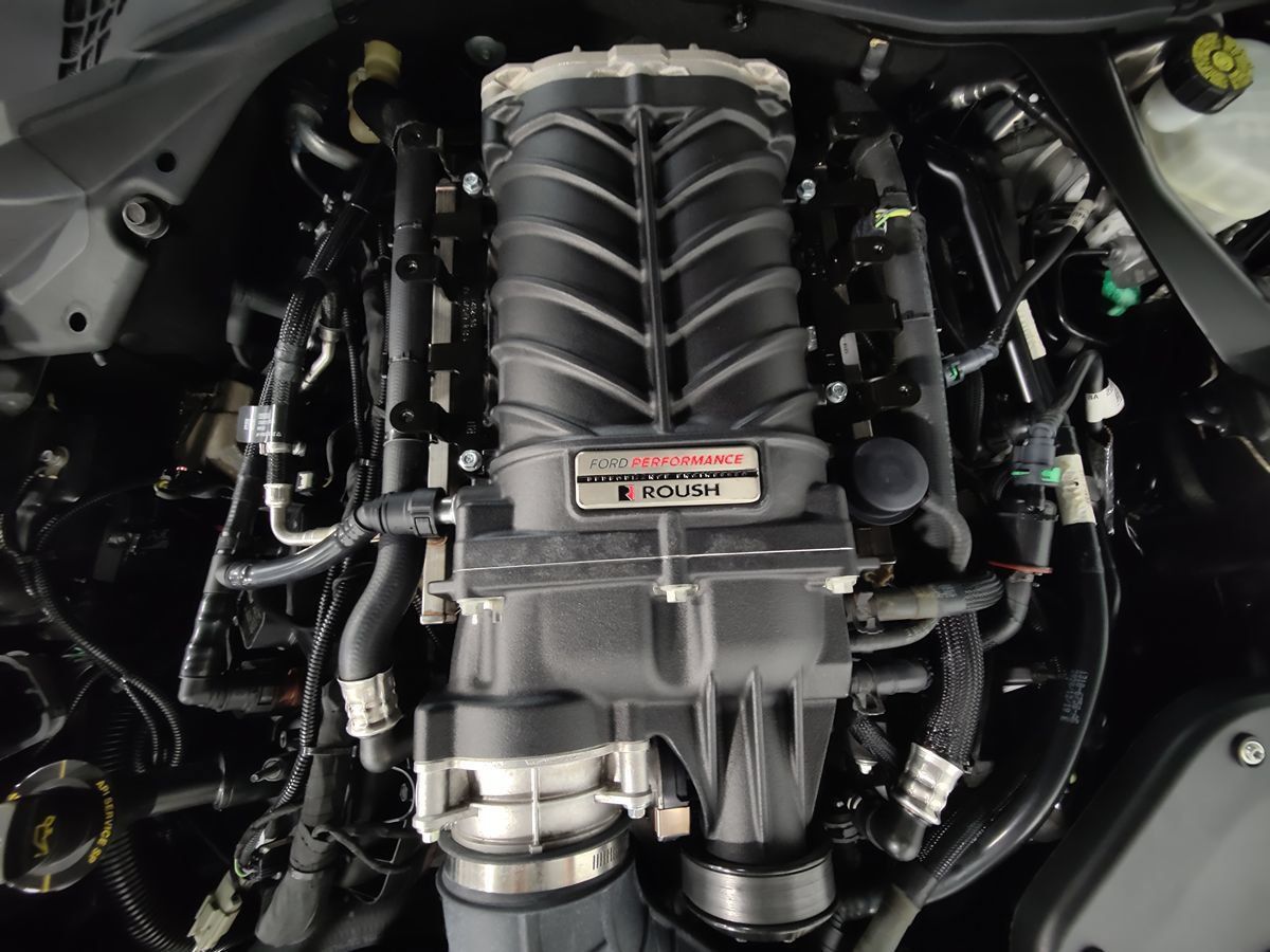 Used 2020 Ford Mustang GT Premium w/ GT Performance Package RWD image 5