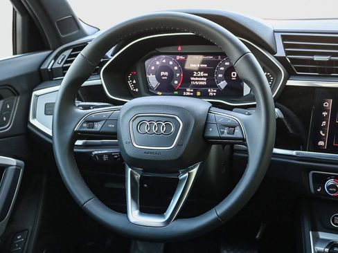 New 2025 Audi Q3 2.0T Premium image 15