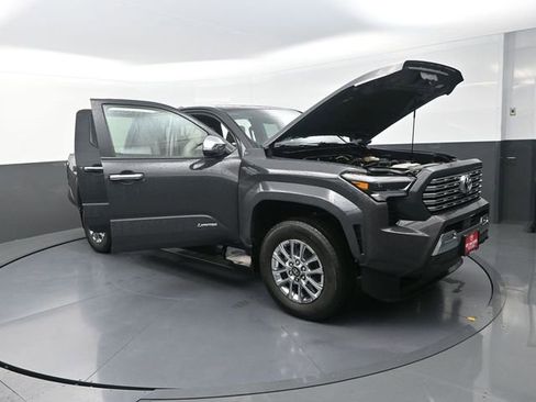 Used 2024 Toyota Tacoma Limited w/ Limited Package (LT) AWD/4WD image 38