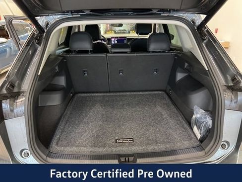 Certified 2025 Volkswagen Tiguan SE AWD/4WD image 19