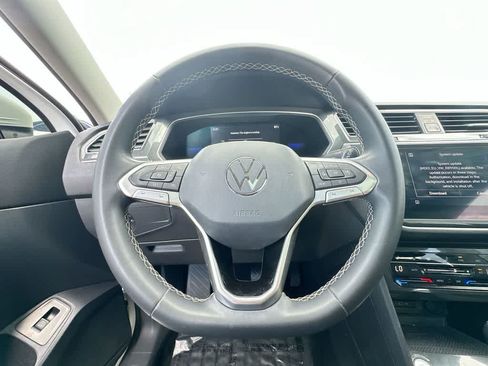 Used 2022 Volkswagen Tiguan SE FWD image 15