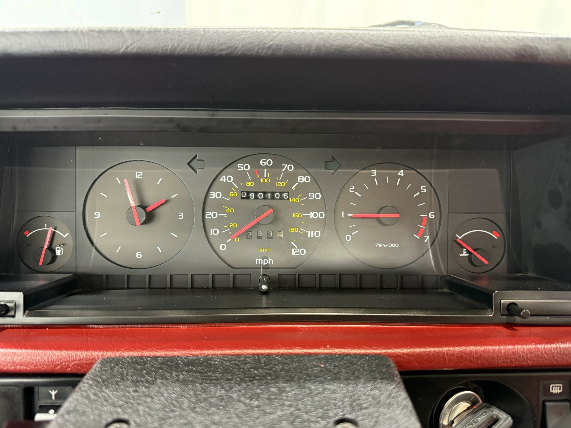 Used 1988 Volvo 740 GLE RWD image 32