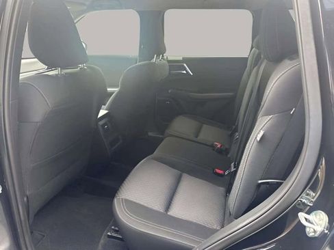 Used 2025 Mitsubishi Outlander ES AWD/4WD image 14