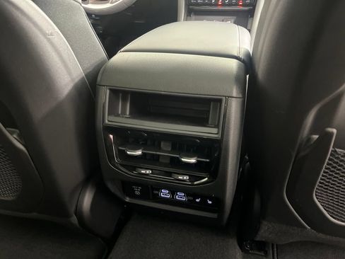 Used 2023 Jeep Grand Cherokee Limited RWD image 8