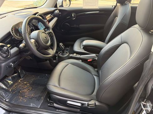 Certified 2023 MINI Cooper 2-Door Hardtop FWD image 9