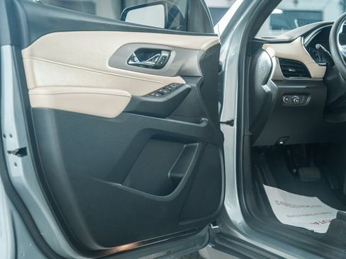 Used 2023 Chevrolet Traverse LS image 34