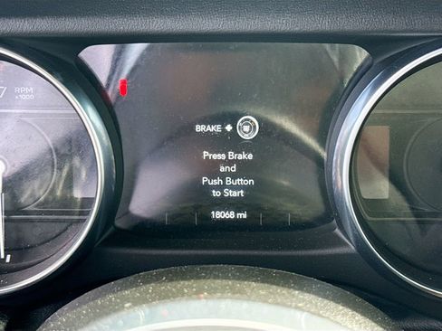 Used 2023 Jeep Wrangler Unlimited Sahara w/ Cold Weather Group AWD/4WD image 13