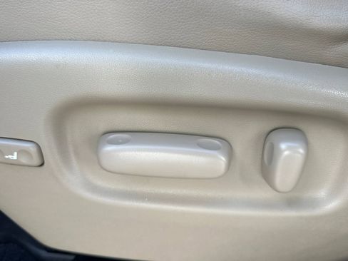 Used 2012 Toyota Highlander Limited image 14