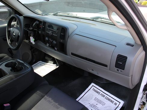 Used 2010 Chevrolet Silverado 1500 W/T image 16