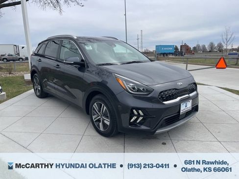Used 2020 Kia Niro EX Premium image 2
