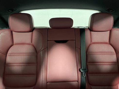 Used 2022 Porsche Macan S image 16