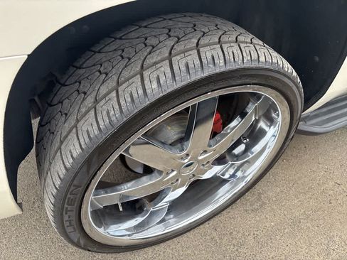 Used 2015 Chevrolet Tahoe LT RWD image 6