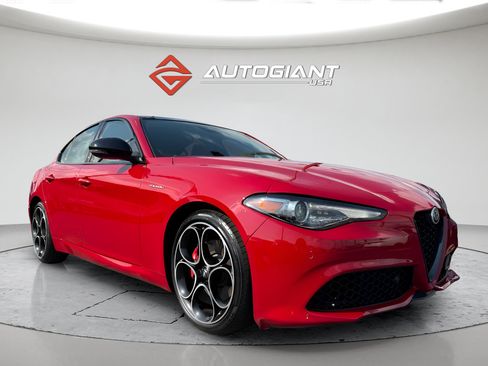 Used 2023 Alfa Romeo Giulia Veloce RWD image 10