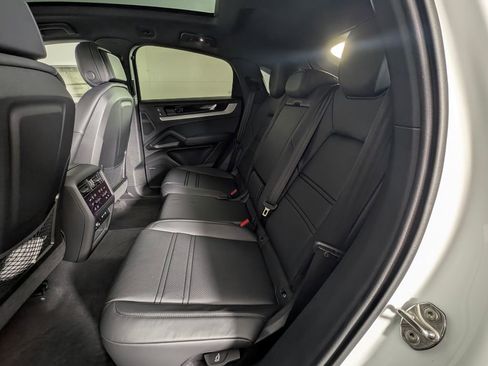 New 2026 Porsche Cayenne Coupe image 24