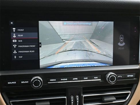 Used 2019 Porsche Macan image 39