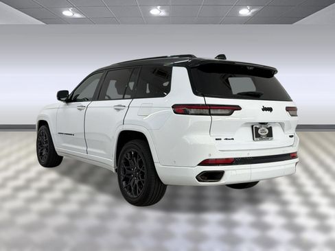 Used 2023 Jeep Grand Cherokee L Summit w/ Advanced Protech Group IV AWD/4WD image 3
