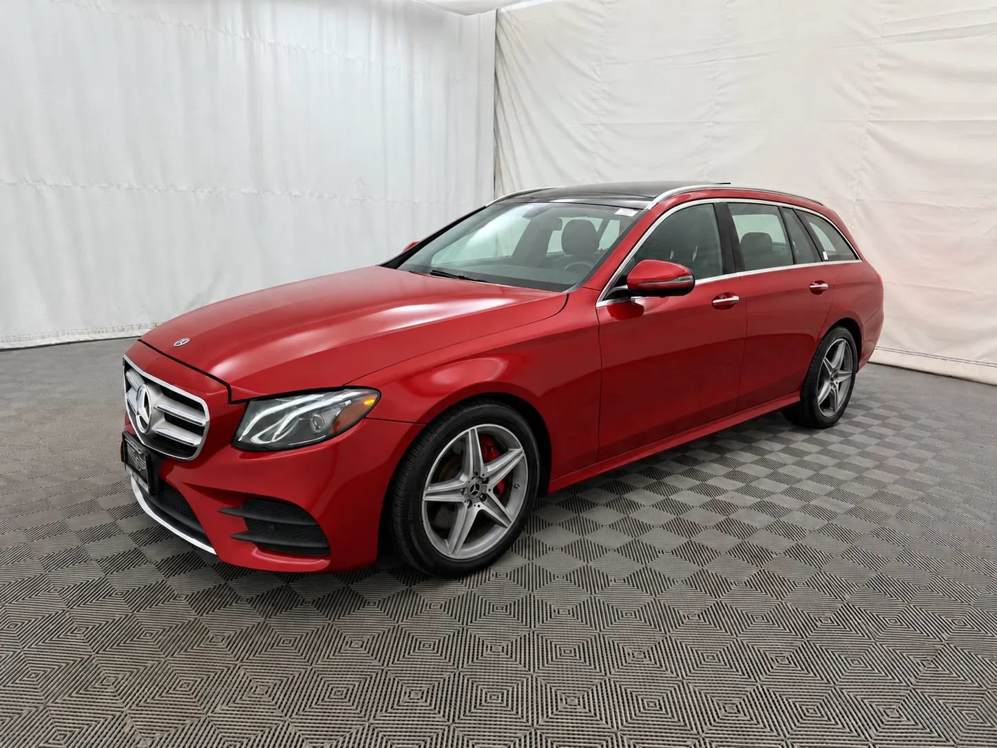 Used 2019 Mercedes-Benz E 450 4MATIC Wagon image 2