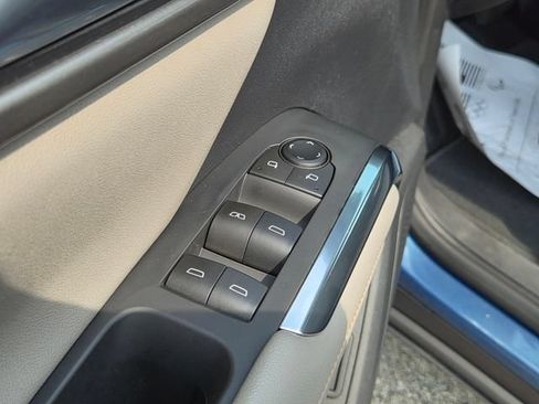 Used 2024 Chevrolet Traverse LT FWD image 15