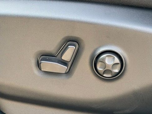 New 2026 Chrysler Pacifica Select image 12