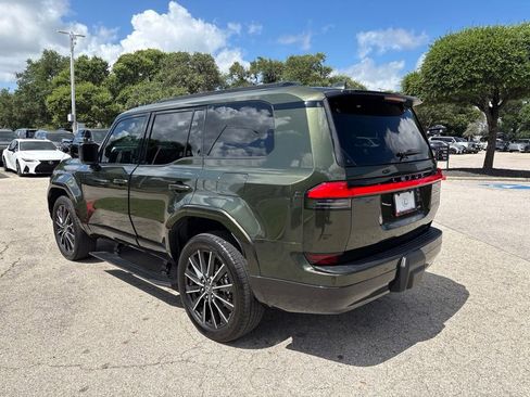 Used 2025 Lexus GX 550 w/ Accessory Package (2T) AWD/4WD image 3