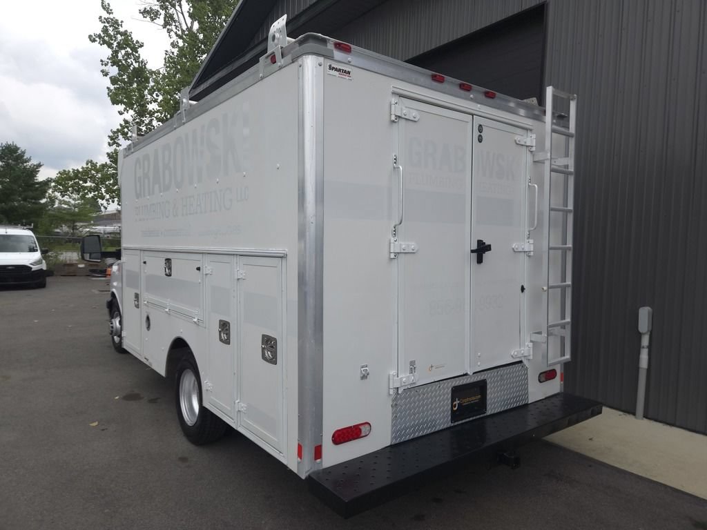 Used 2017 Chevrolet Express 3500 RWD image 3