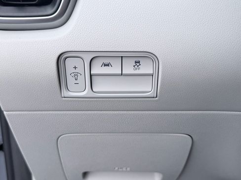 Used 2022 Kia Sorento S FWD image 12