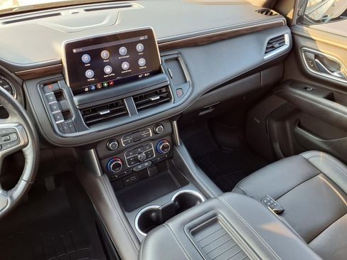 Used 2021 Chevrolet Tahoe Z71 w/ Z71 Signature Package AWD/4WD image 4