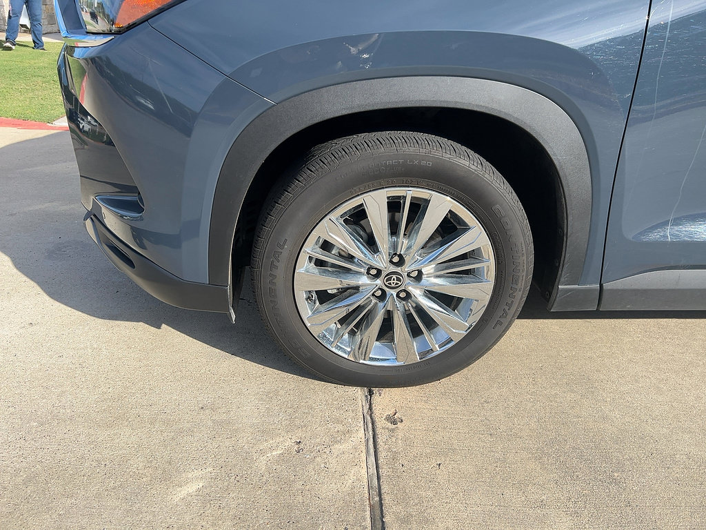 Used 2024 Toyota Grand Highlander AWD image 6
