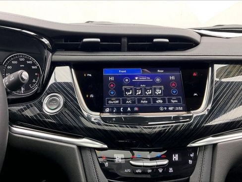 Used 2025 Cadillac XT6 Premium Luxury image 5