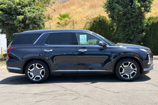 Used 2024 Hyundai Palisade Limited FWD image 3