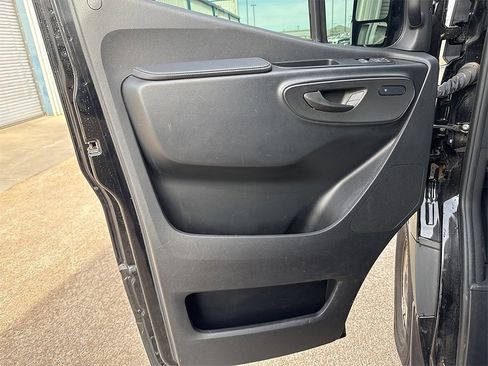 Used 2025 Mercedes-Benz Sprinter 2500 image 12