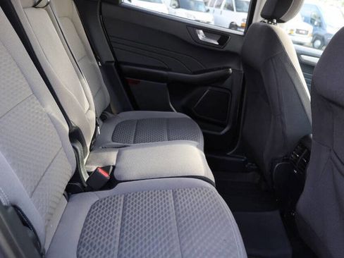 Used 2021 Ford Escape SE w/ SE Sport Appearance Package image 15