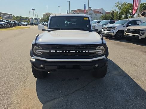 Used 2024 Ford Bronco Outer Banks AWD/4WD image 2