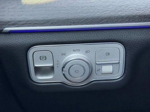 Used 2021 Mercedes-Benz GLE 350 4MATIC image 18