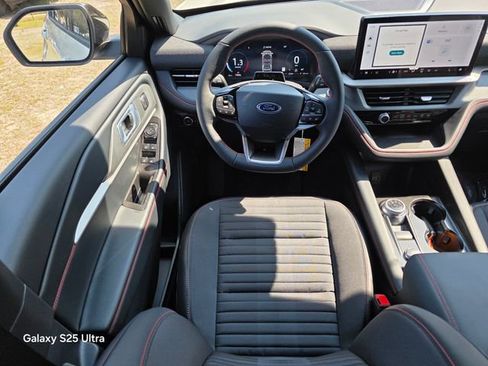 New 2026 Ford Explorer ST-Line w/ ST-Line Street Pack image 14